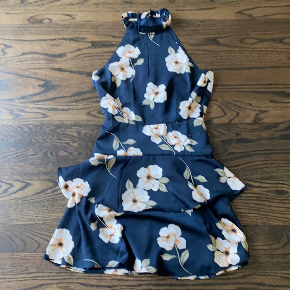 BB Dakota floral dress, size 2- worn 1x!!